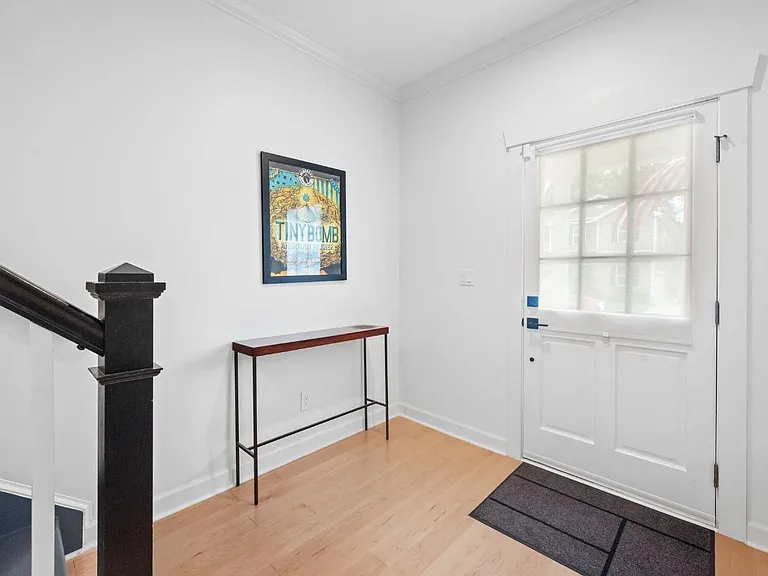 1024 W 36th St — Photo 21