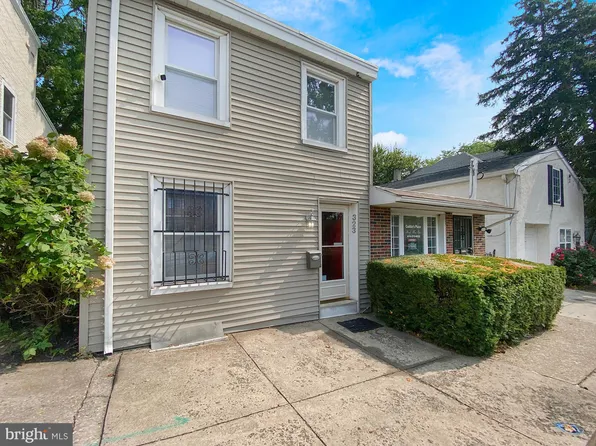323 E Basin St, Norristown, PA 19401