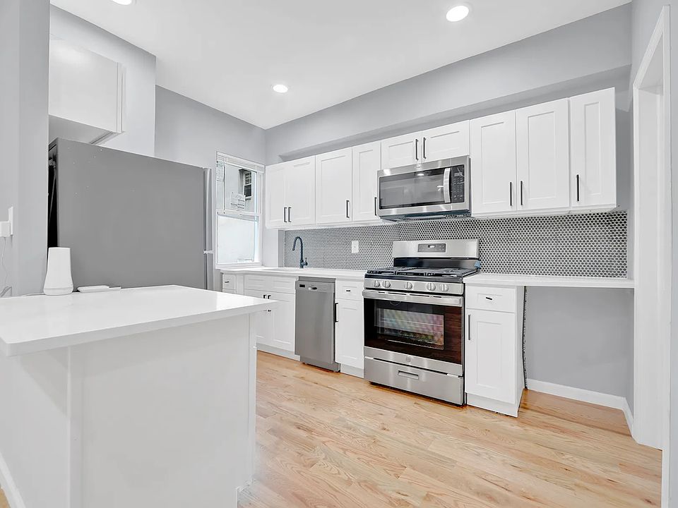 1st image of 495 Schenck Ave