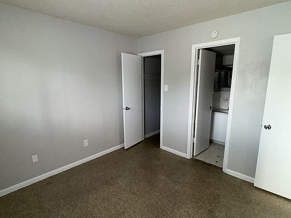 4th image of 1013 Wells St #21