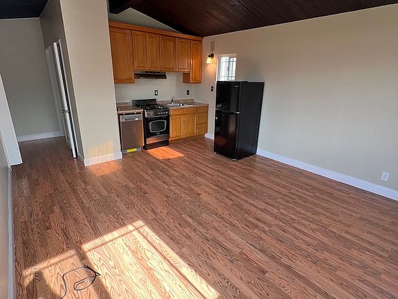 3rd image of 1513 Derby St Unit A