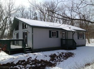 468 Whipporwill Dr, Bushkill, PA 18324