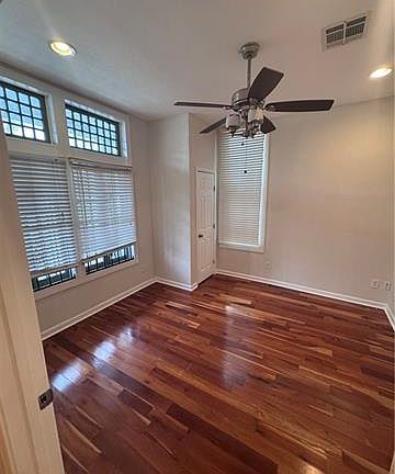 4th image of 2534 Marengo St