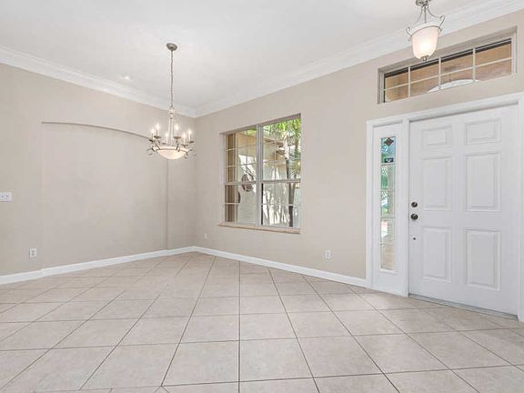 5th image of 504 NW Ashton Way