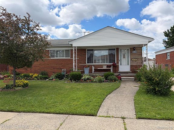2nd image of 8318 Stanley Dr