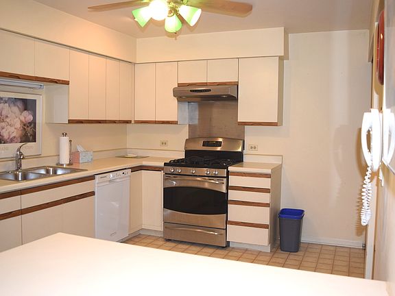 5th image of 605 Country Ln #605