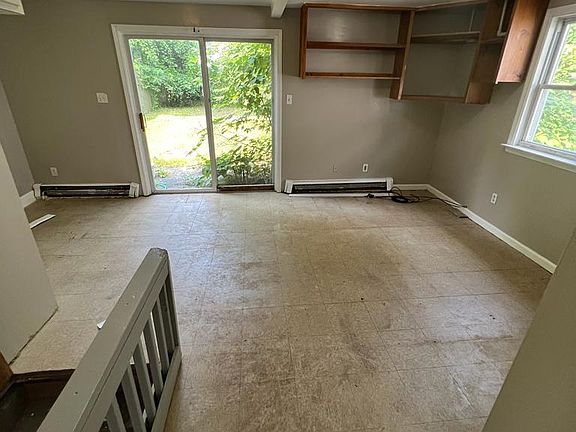 5th image of 466 Tonawanda St #1