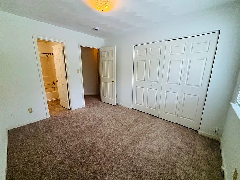 402G Berryfield Ln — Photo 14