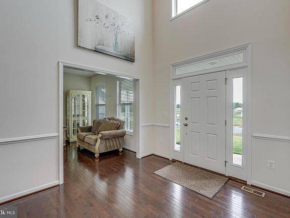 4th image of 32 Reserve Way