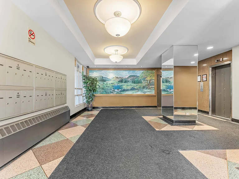60 Tyndall Ave — Photo 27