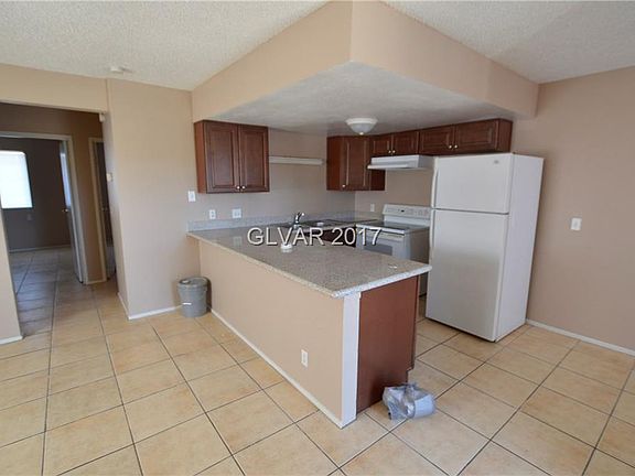 3rd image of 801 Palo Verde Dr