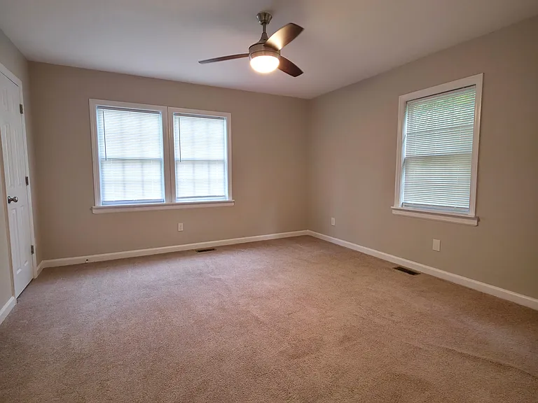 104 Archdale Dr — Photo 14