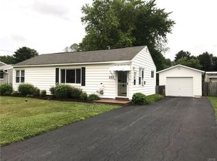 222 Millen Dr, North Syracuse, NY 13212