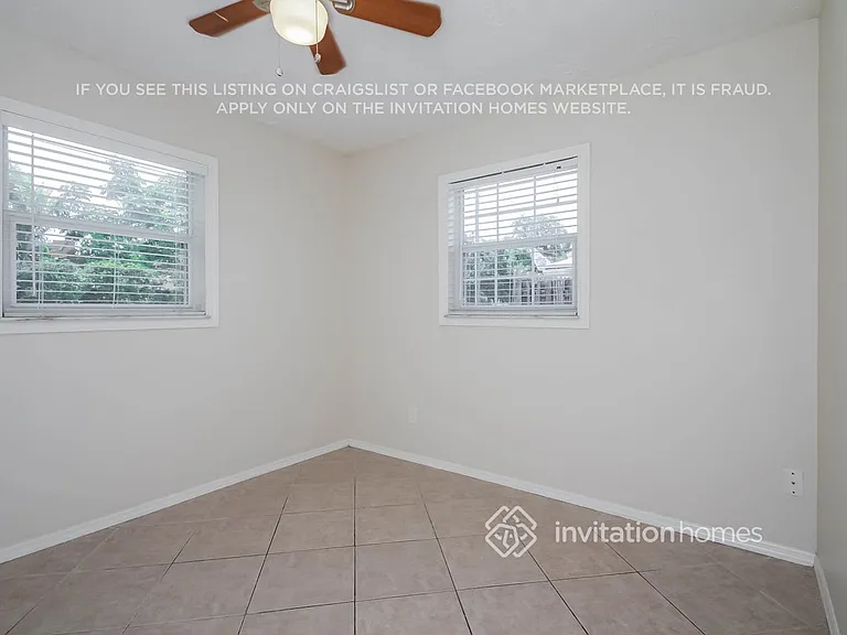 923 38th St W — Photo 8