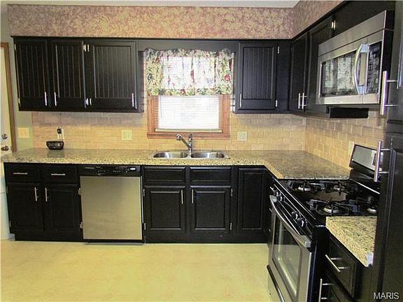 4th image of 406 Elizabeth Ave