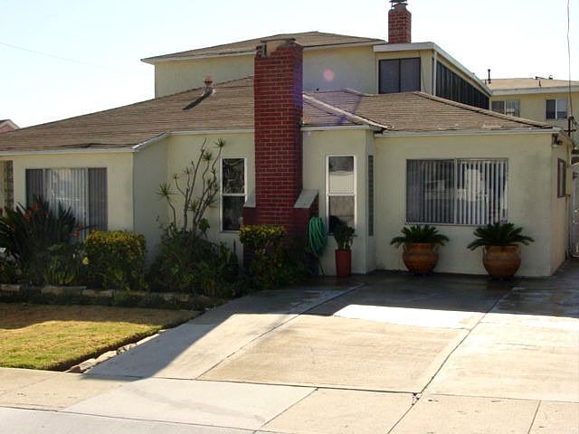 1st image of 833 N Acacia St