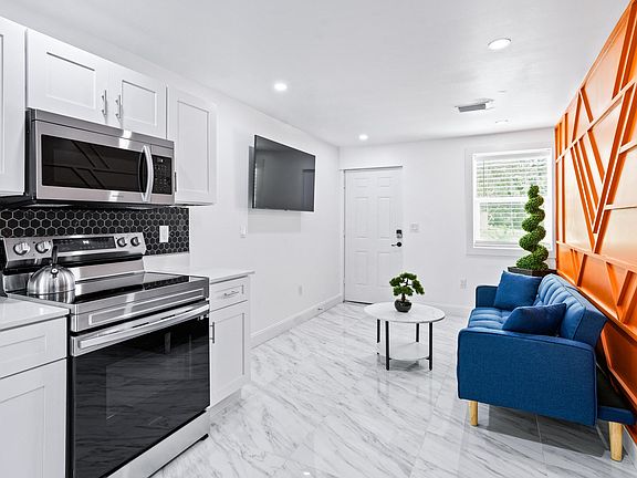 5th image of 4115 N Hubert Ave #4