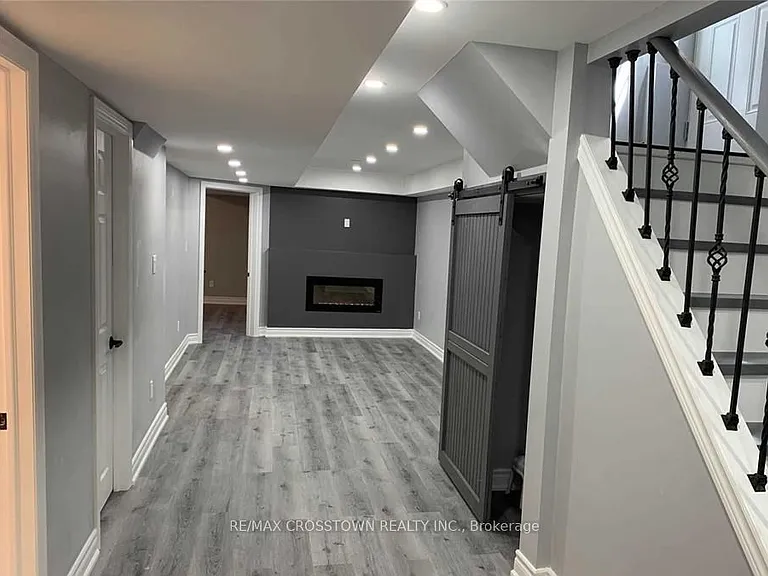 155 Chelsea Cres #2 — Photo 1