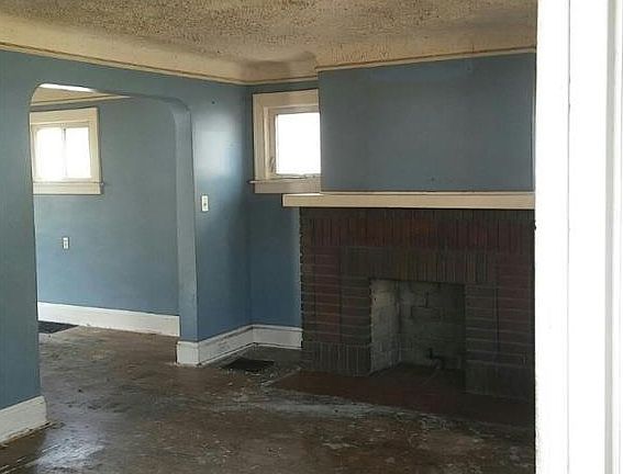 2nd image of 3404 W 91st St