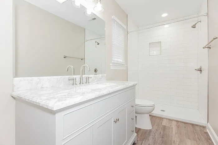 503 E Cloninger St — Photo 11