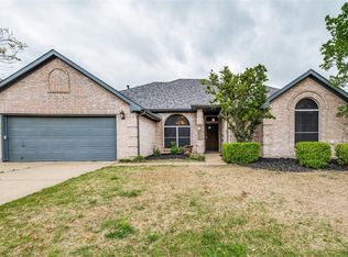 6732 Dogwood Ln, North Richland Hills, TX 76182