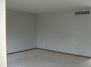 2600 Lister Dr, Pinckney, MI
