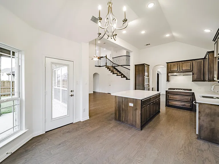 504 Waters Way — Photo 12