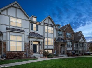 285 Bennett Dr, Carol Stream, IL 60188