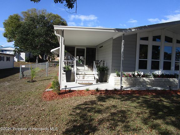 3rd image of 14090 Brookridge Blvd