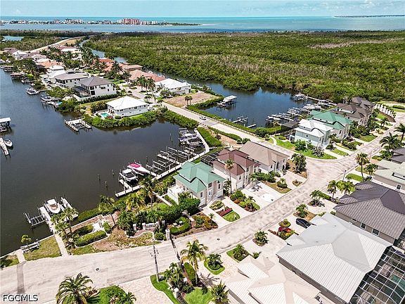 3rd image of 12205 Siesta Dr