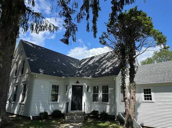 159 County St, Lakeville, MA 02347
