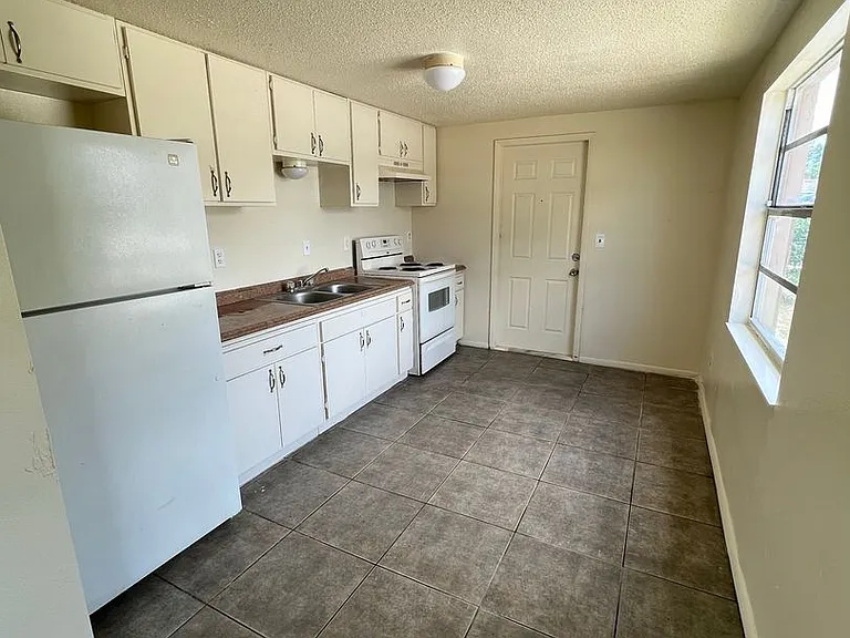 1014 57th Avenue Dr E — Photo 5