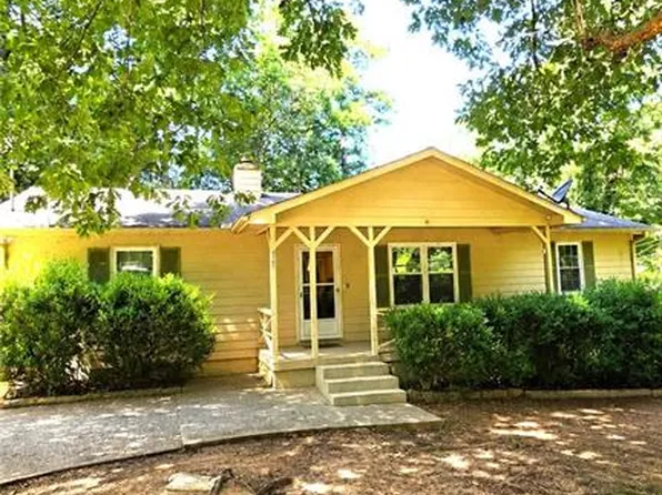 208 Lakeview Dr, Stockbridge, GA 30281