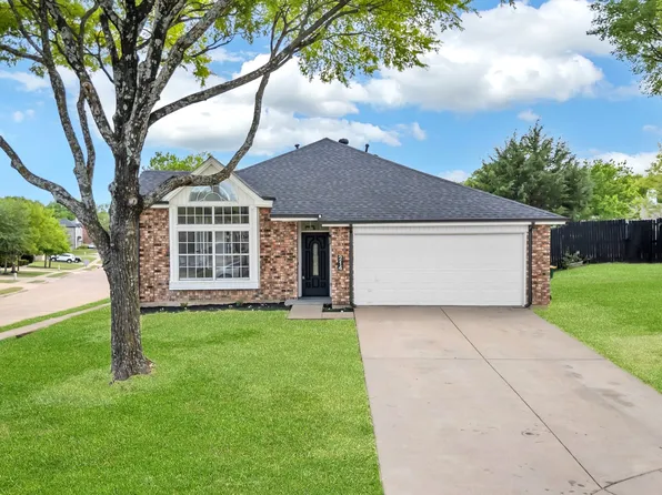 214 Chamblin Ct, Cedar Hill, TX 75104