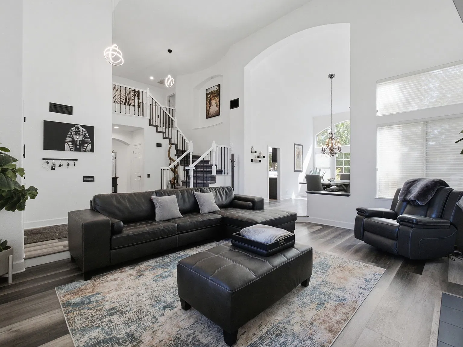 5 bed, 3151 sqft, $4,750 — Photo 2