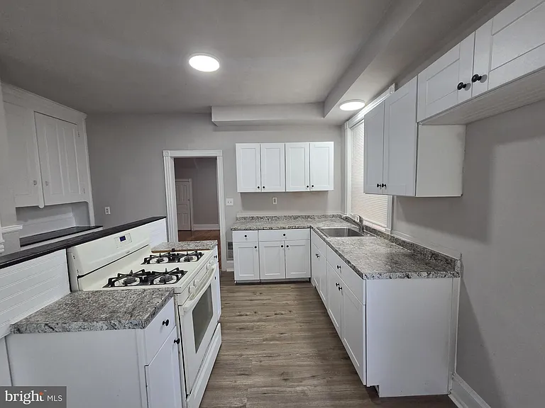 5109 Knox St — Photo 11