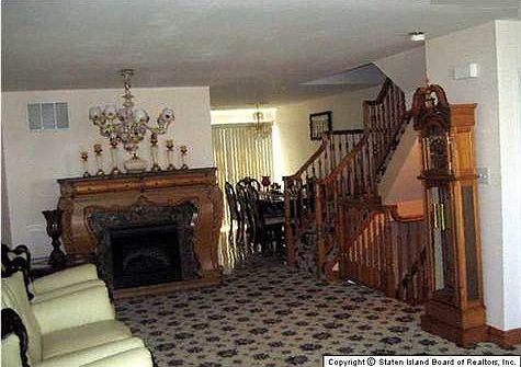 4th image of 42 Villa Nova St