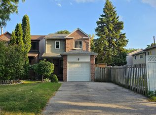 19 Greenfield Cres, Whitby, ON L1N7G2