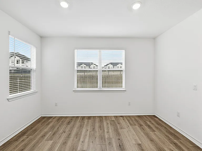 2907 Tavern Dr — Photo 11