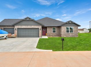 934 Storm Dr, Guthrie, OK 73044