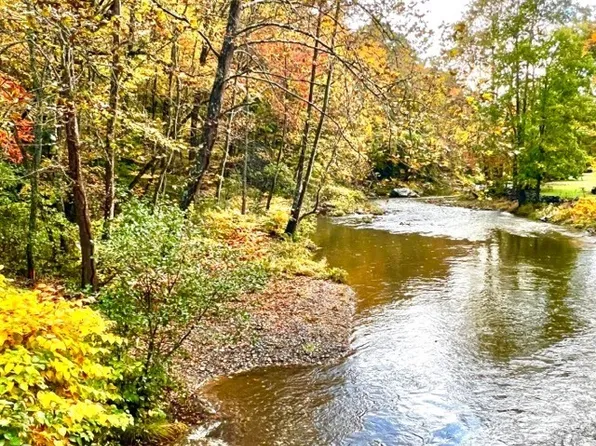 7631 S US 19 E Highway, Newland, NC 28657