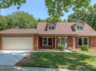 620 Waterford Ridge Ct, Ballwin, MO 63021