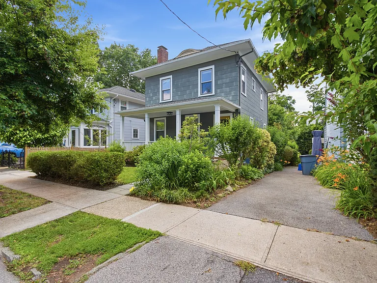 17 N Dutcher St — Photo 1