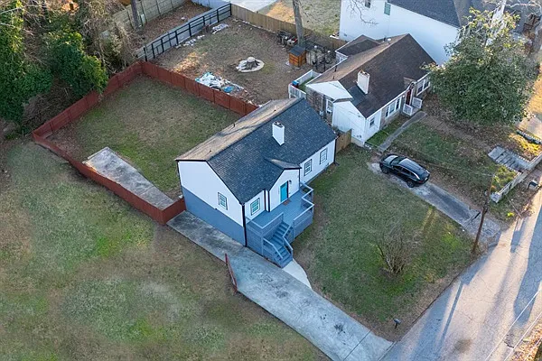 1282 Westboro Dr SW — Photo 3