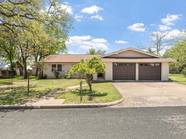 221 Timberidge Dr, Fredericksburg, TX 78624