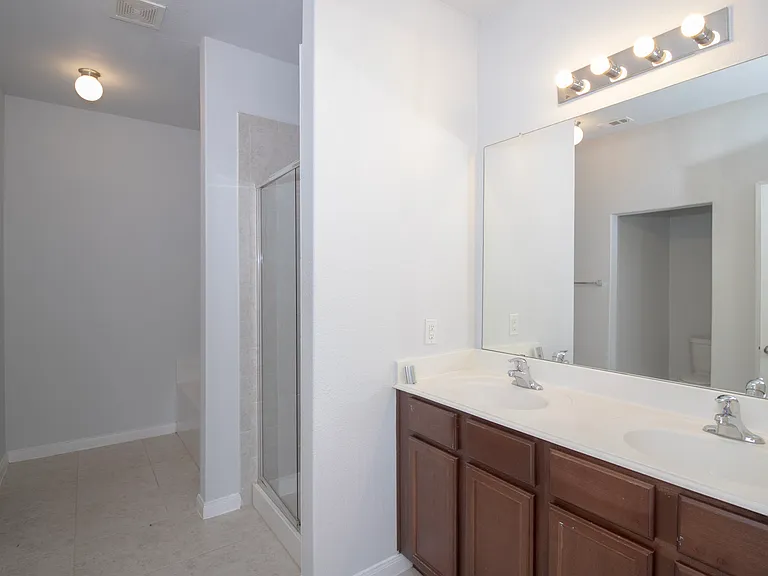 223 Magnolia Dr — Photo 8