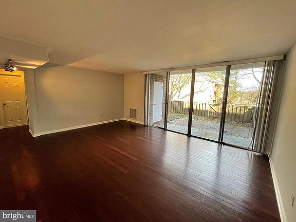 5th image of 722 Quince Orchard Blvd #P-1