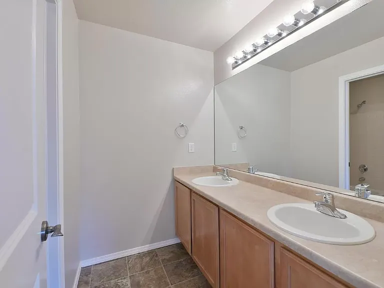 9147 W 107th Pl — Photo 10