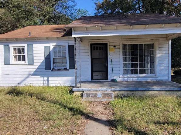 419 Larry Dr, Longview, TX 75602