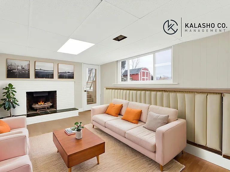 915 James K Blvd — Photo 3
